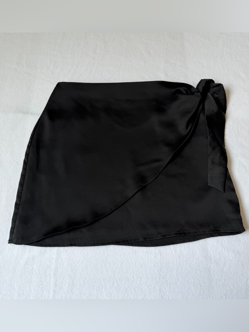 Black Satin Wrap Tie Mini Skirt Medium Forever 21 Y2K - Picture 2 of 9